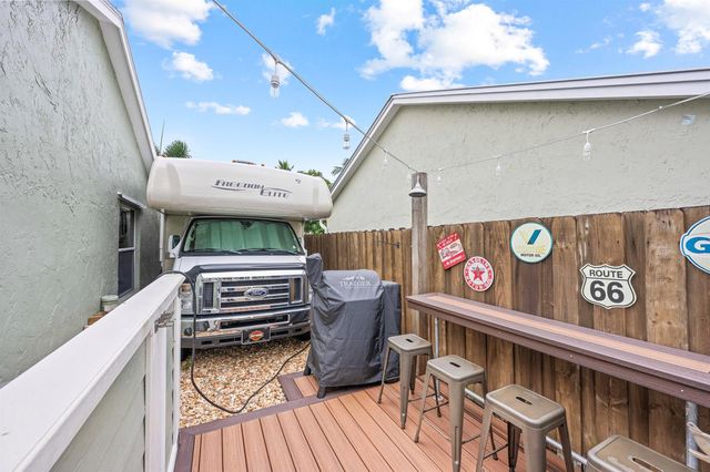 128 Banyan Circle, Jupiter, FL 33458
