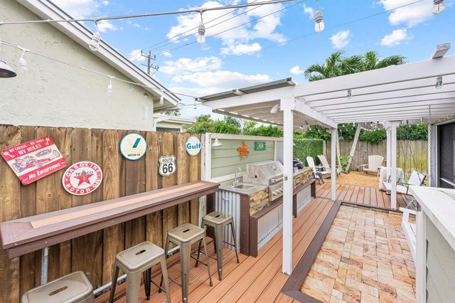 128 Banyan Circle, Jupiter, FL 33458