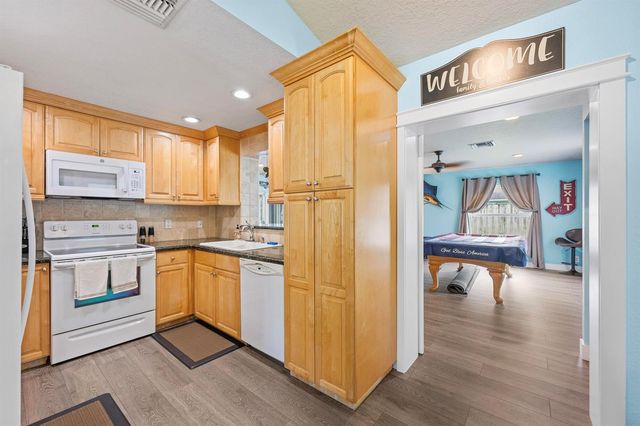 128 Banyan Circle, Jupiter, FL 33458
