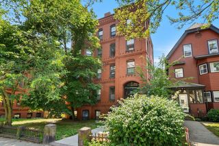 14-16 Davis Ave, Brookline, MA 02445