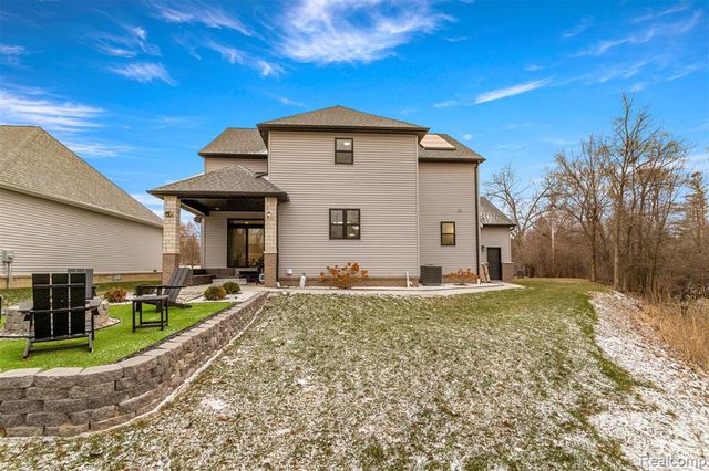 8615 Greendale Drive, Sterling Heights, MI 48312