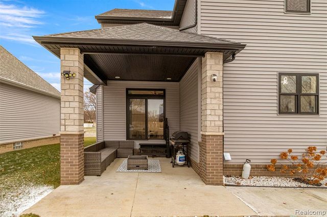 8615 Greendale Drive, Sterling Heights, MI 48312