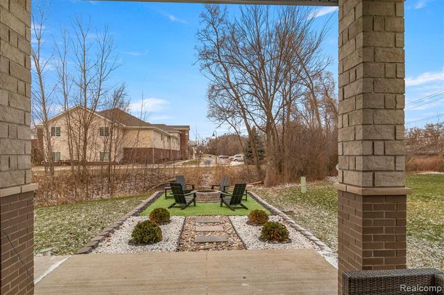 8615 Greendale Drive, Sterling Heights, MI 48312