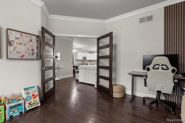 8615 Greendale Drive, Sterling Heights, MI 48312