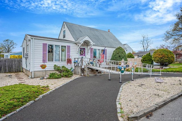 130 Lafayette Road, West Babylon, NY 11704