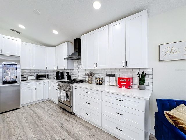 458 HOLLINGHEAD LOOP, Davenport, FL 33896
