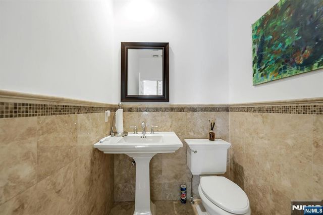 531A 2nd Street A, Palisades Park, NJ 07650