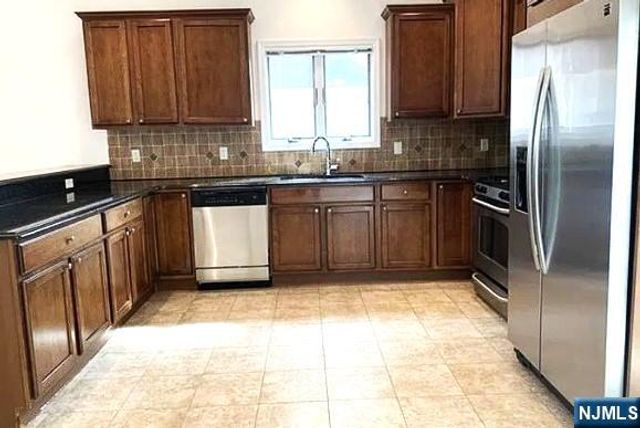531A 2nd Street A, Palisades Park, NJ 07650