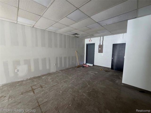 37454 Ann Arbor Trail, Livonia, MI 48150