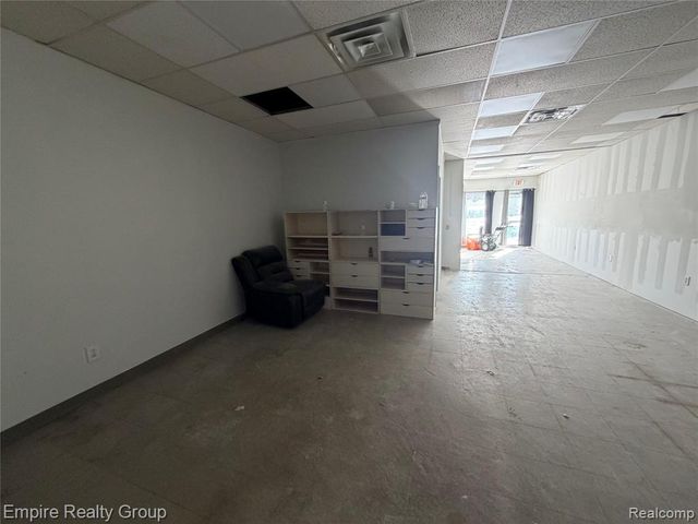 37454 Ann Arbor Trail, Livonia, MI 48150