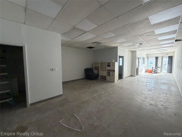 37454 Ann Arbor Trail, Livonia, MI 48150