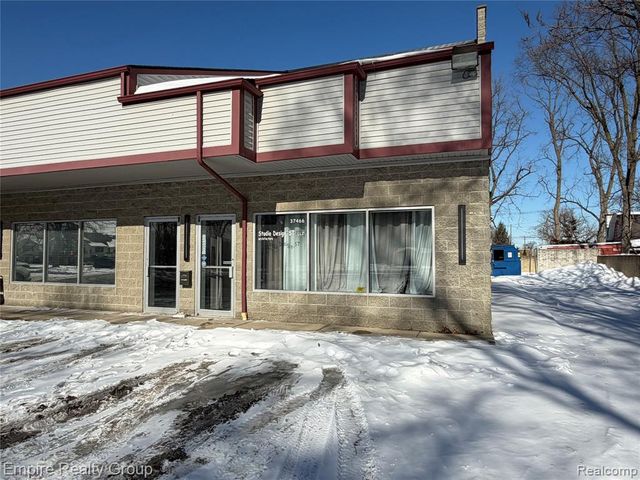 37454 Ann Arbor Trail, Livonia, MI 48150