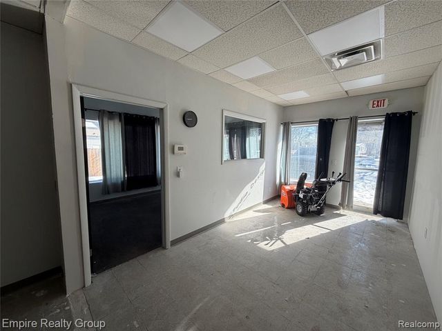 37454 Ann Arbor Trail, Livonia, MI 48150