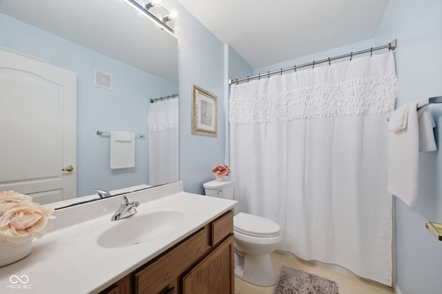 9577 Sweet Clover Way, Fishers, IN 46038