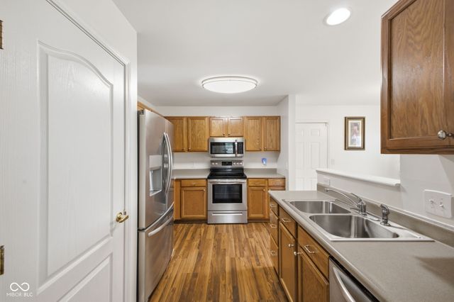 9577 Sweet Clover Way, Fishers, IN 46038