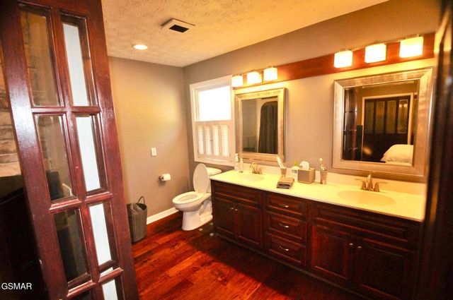 2250 Village Summit Drive, Sevierville, TN 37862