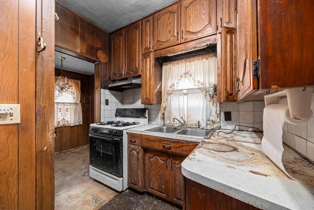 3222 22nd Avenue, Rock Island, IL 61201