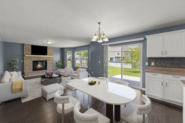 905 Churchill Drive, Plano, IL 60545