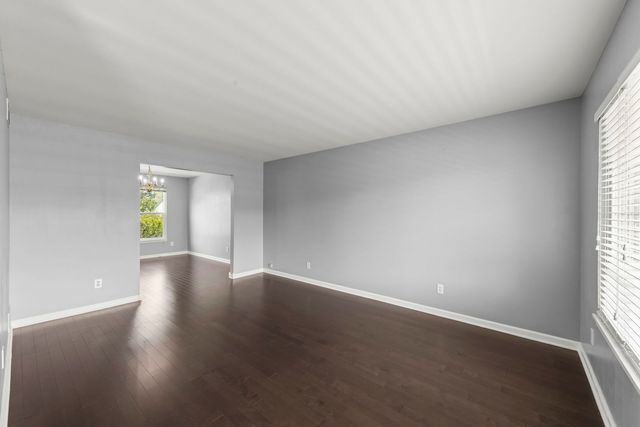 905 Churchill Drive, Plano, IL 60545
