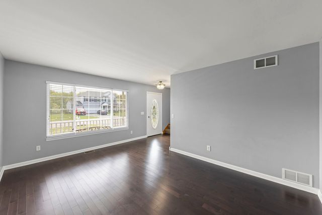 905 Churchill Drive, Plano, IL 60545