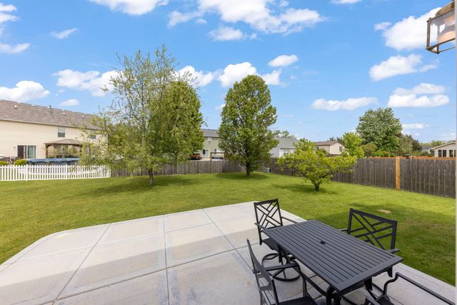 905 Churchill Drive, Plano, IL 60545