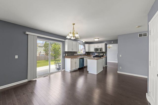 905 Churchill Drive, Plano, IL 60545