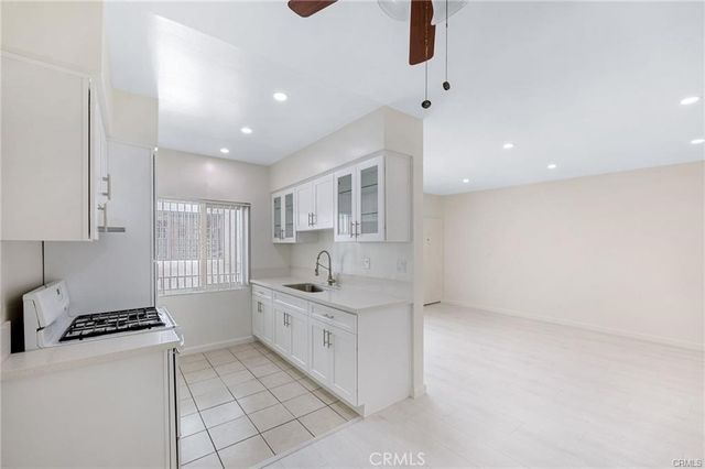 580 W Stocker Street 6, Glendale, CA 91202