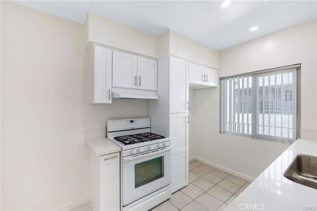 580 W Stocker Street 6, Glendale, CA 91202