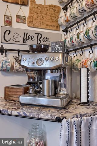 39 N MAPLE AVE, Leola, PA 17540