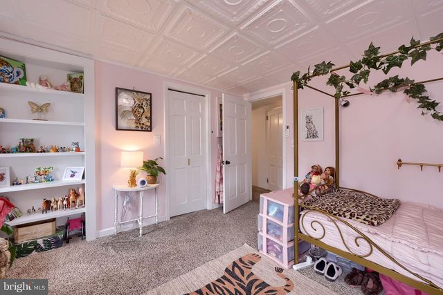 39 N MAPLE AVE, Leola, PA 17540