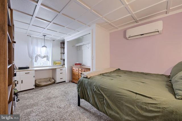 39 N MAPLE AVE, Leola, PA 17540