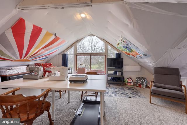 39 N MAPLE AVE, Leola, PA 17540