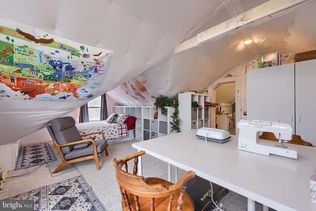 39 N MAPLE AVE, Leola, PA 17540