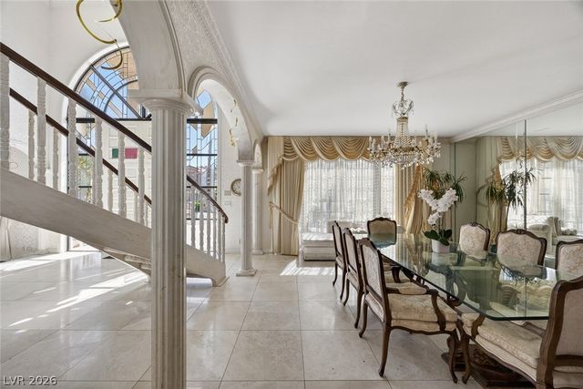 2834 Queens Courtyard Drive, Las Vegas, NV 89109