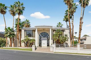 2834 Queens Courtyard Drive, Las Vegas, NV 89109