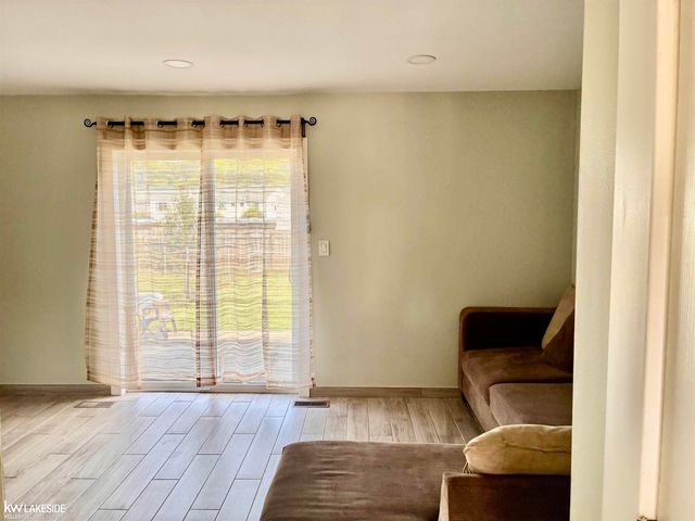 127 Mark Drive, Mt Clemens, MI 48043