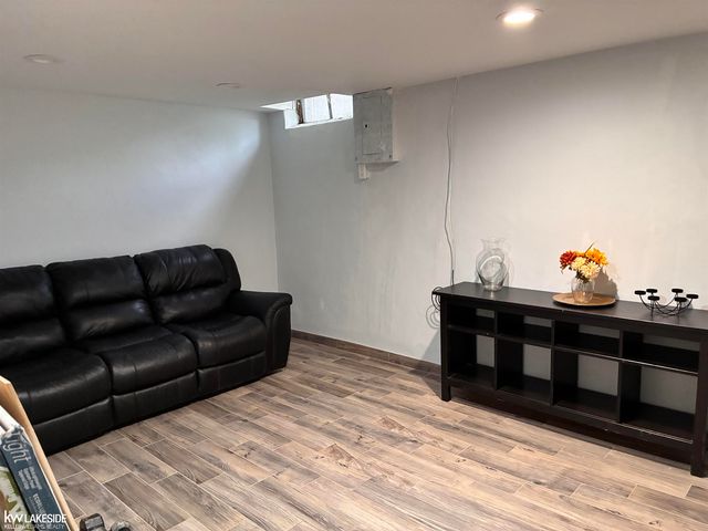 127 Mark Drive, Mt Clemens, MI 48043