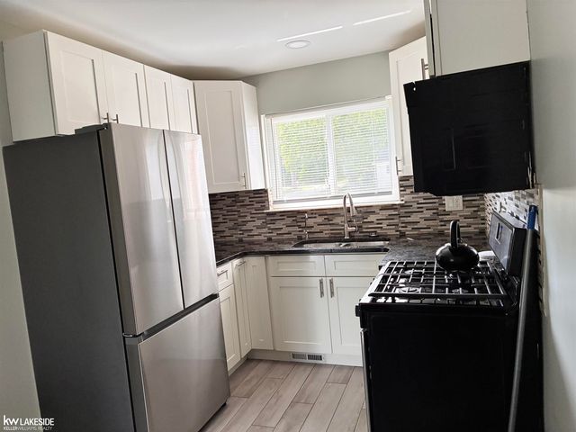 127 Mark Drive, Mt Clemens, MI 48043