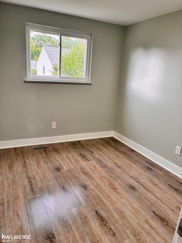 127 Mark Drive, Mt Clemens, MI 48043