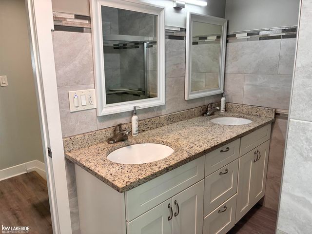 127 Mark Drive, Mt Clemens, MI 48043