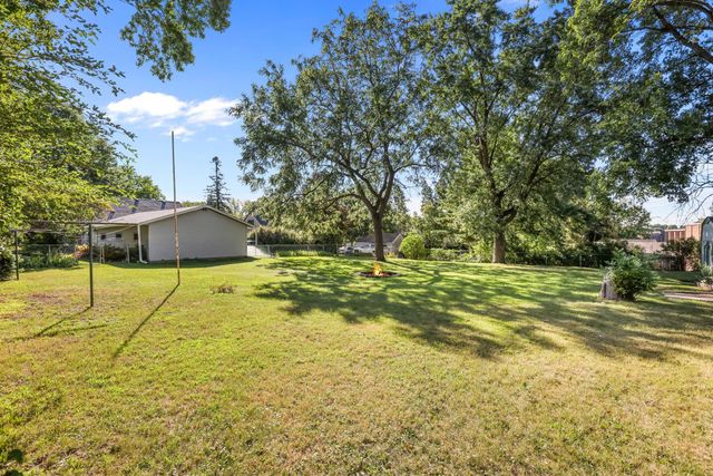 2811 Centerville Road, Little Canada, MN 55117