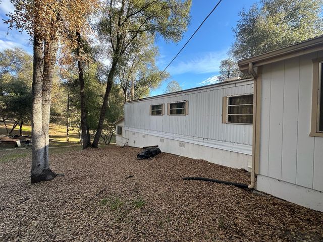 40653 Hodges Hill Drive, Oakhurst, CA 93644