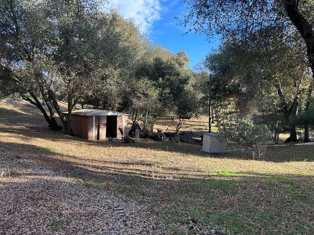 40653 Hodges Hill Drive, Oakhurst, CA 93644