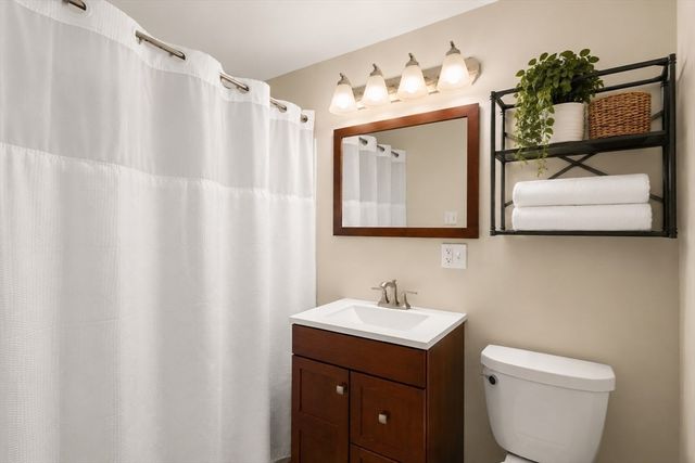 31 Pond St 22, Waltham, MA 02451