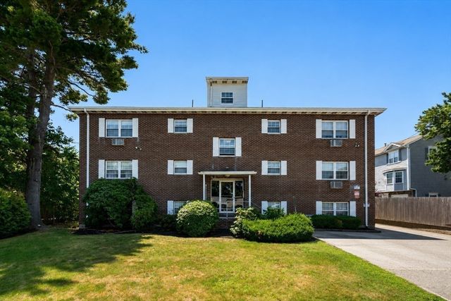 31 Pond St 22, Waltham, MA 02451