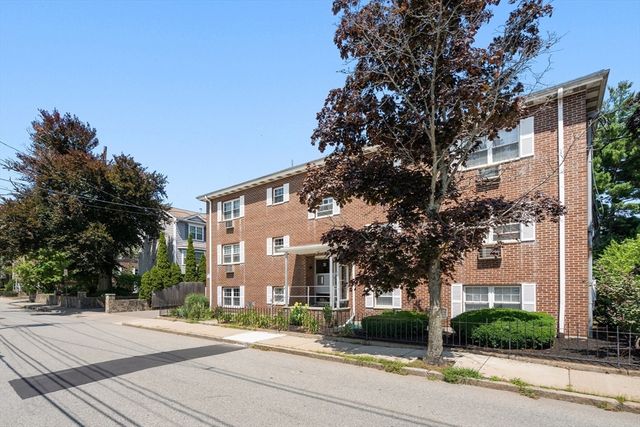 31 Pond St 22, Waltham, MA 02451