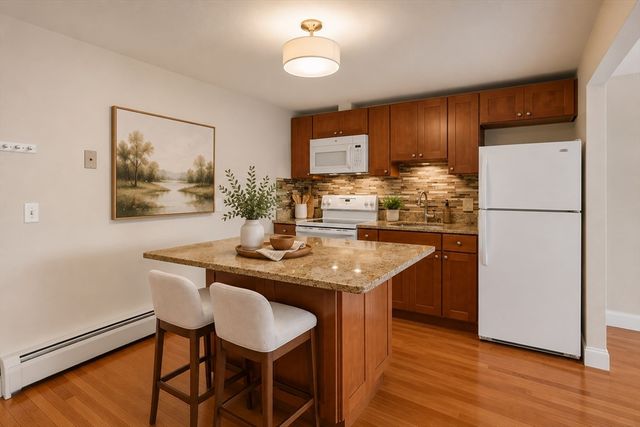 31 Pond St 22, Waltham, MA 02451