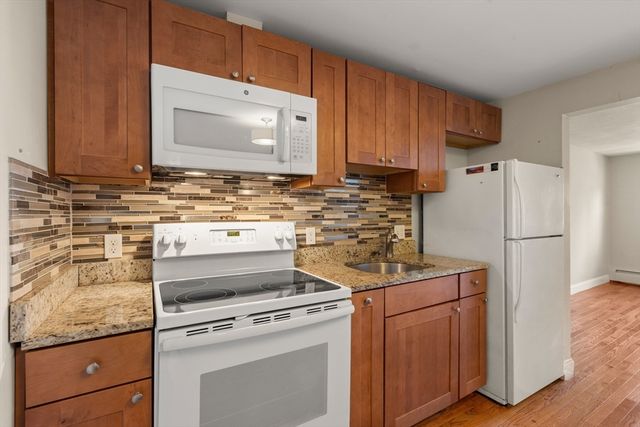 31 Pond St 22, Waltham, MA 02451