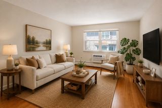 31 Pond St 22, Waltham, MA 02451