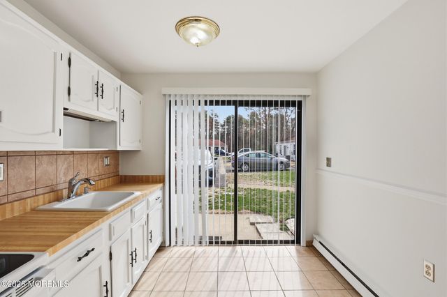 453E Chesterfield Court, Manchester, NJ 08759